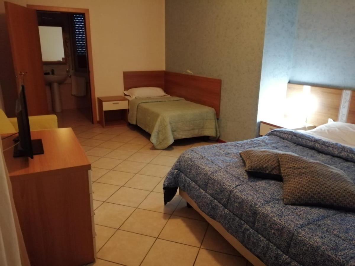 Thaire Resort Castel Volturno Exteriér fotografie