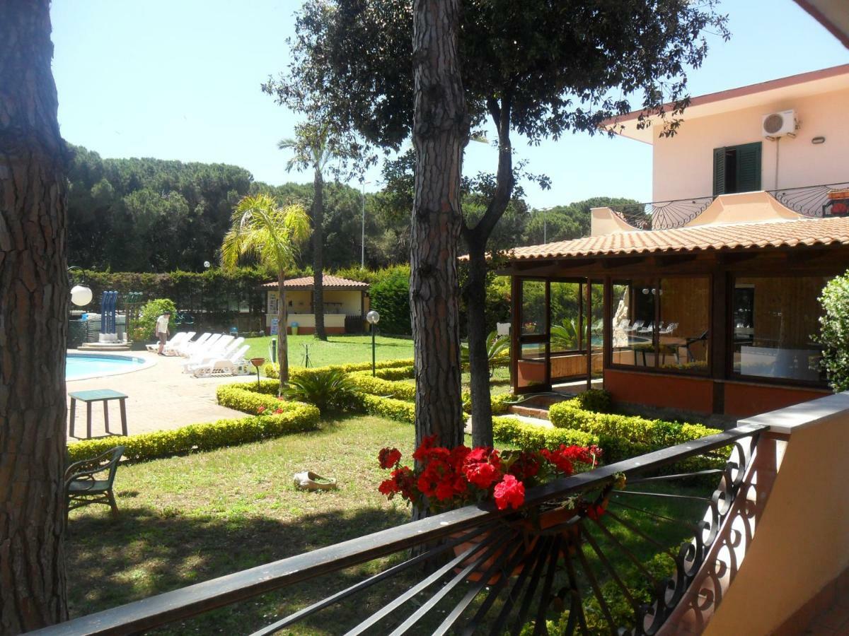 Thaire Resort Castel Volturno Exteriér fotografie