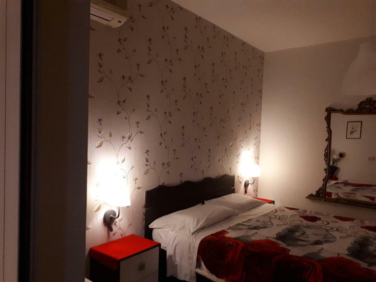 Thaire Resort Castel Volturno Exteriér fotografie