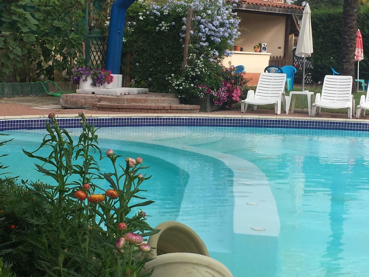Thaire Resort Castel Volturno Exteriér fotografie