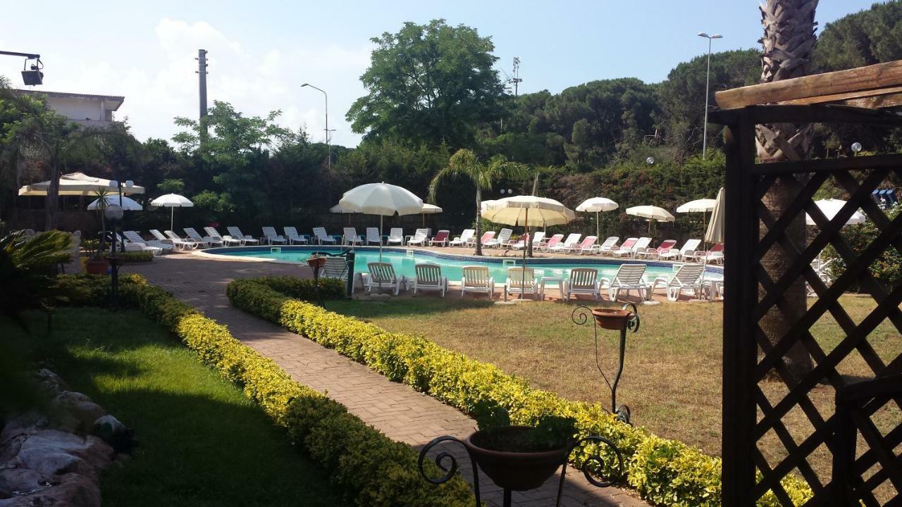 Thaire Resort Castel Volturno Exteriér fotografie