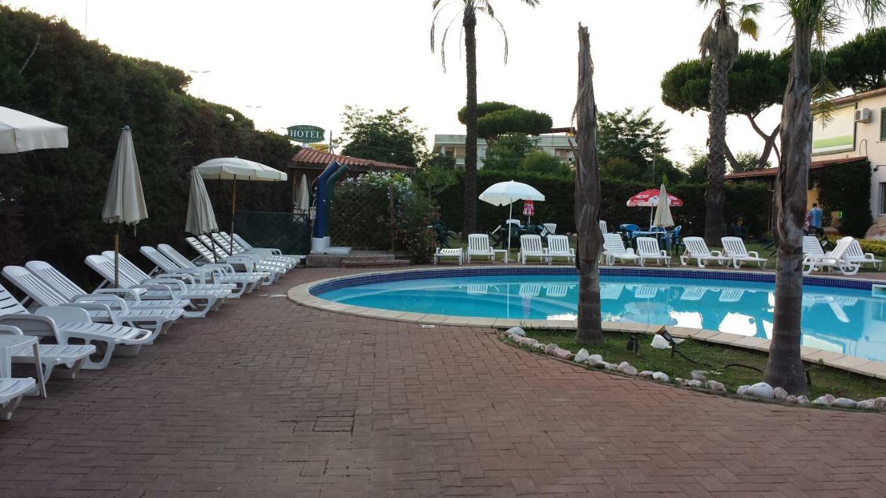 Thaire Resort Castel Volturno Exteriér fotografie
