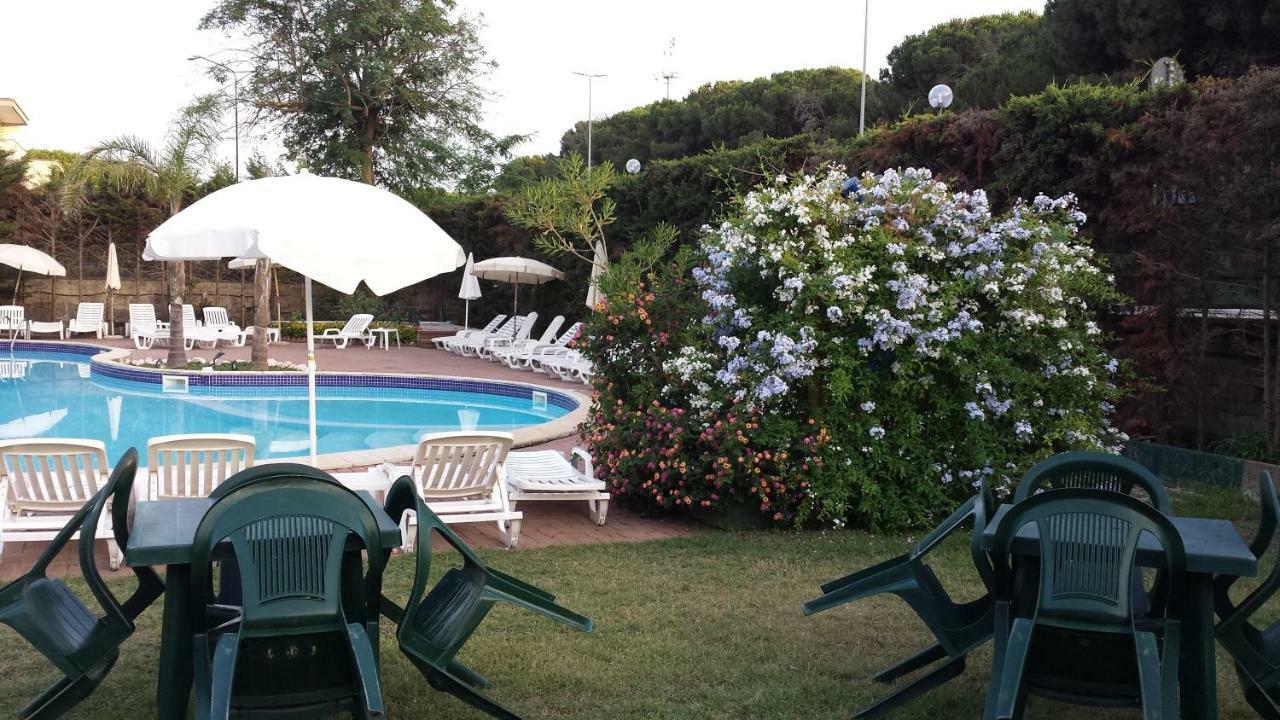 Thaire Resort Castel Volturno Exteriér fotografie