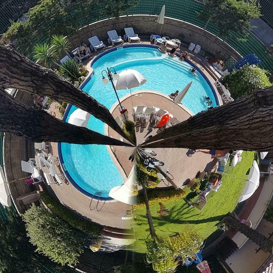 Thaire Resort Castel Volturno Exteriér fotografie
